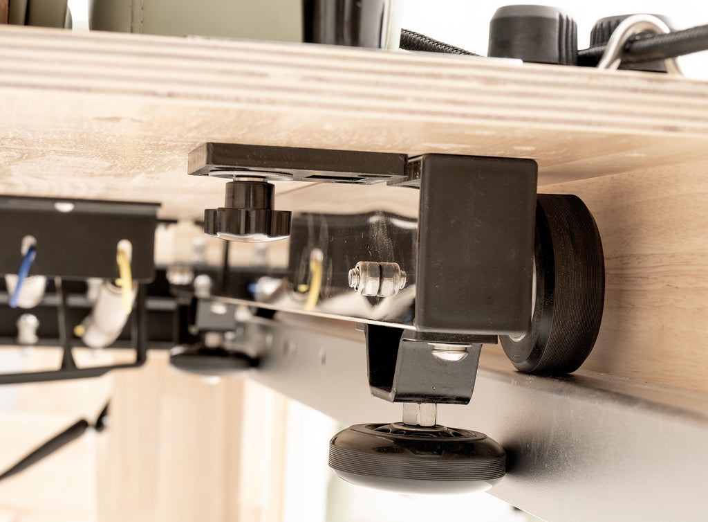 Lettino Reformer in legno Cadillac Mooma