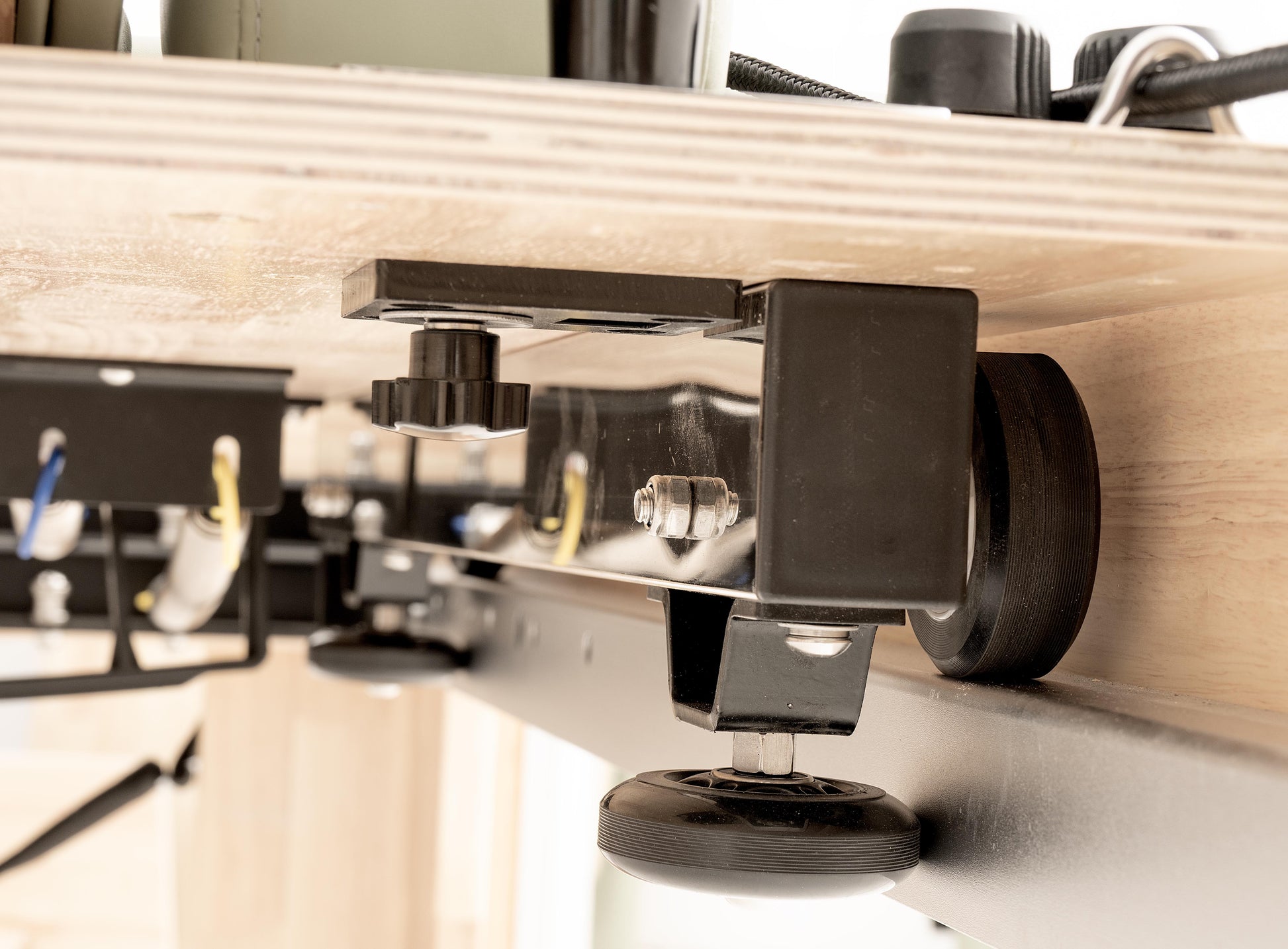 Lettino Reformer in legno Cadillac Mooma