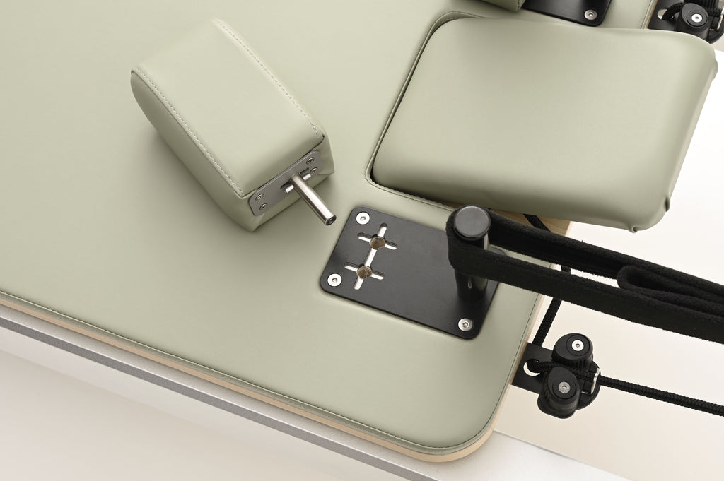 Lettino Reformer classico in alluminio Mooma