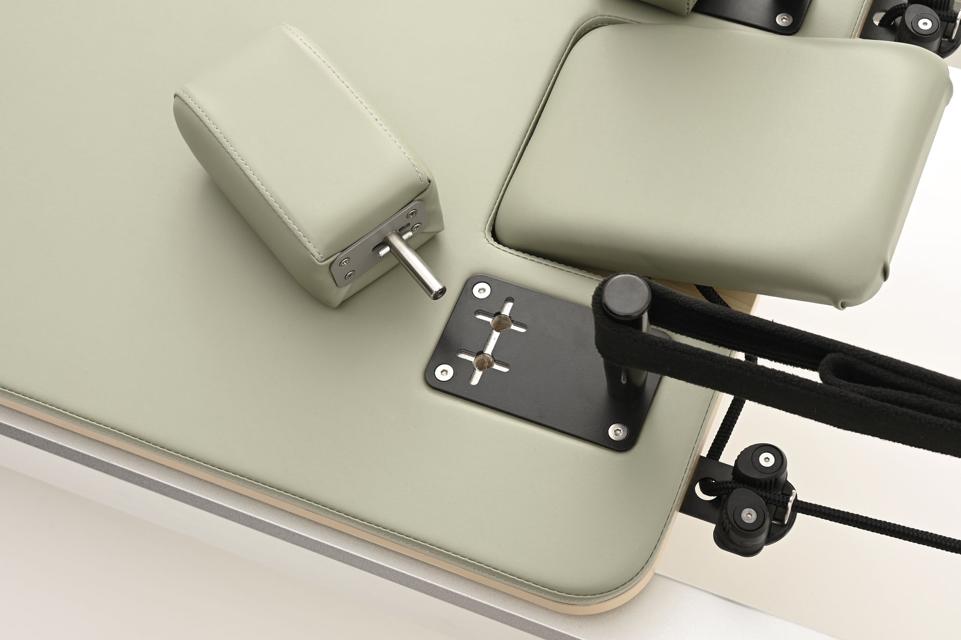 Lettino Reformer classico in alluminio Mooma