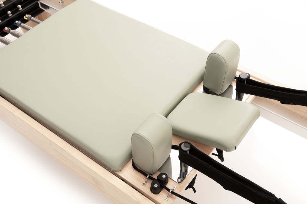 Lettino Reformer classico in legno Mooma