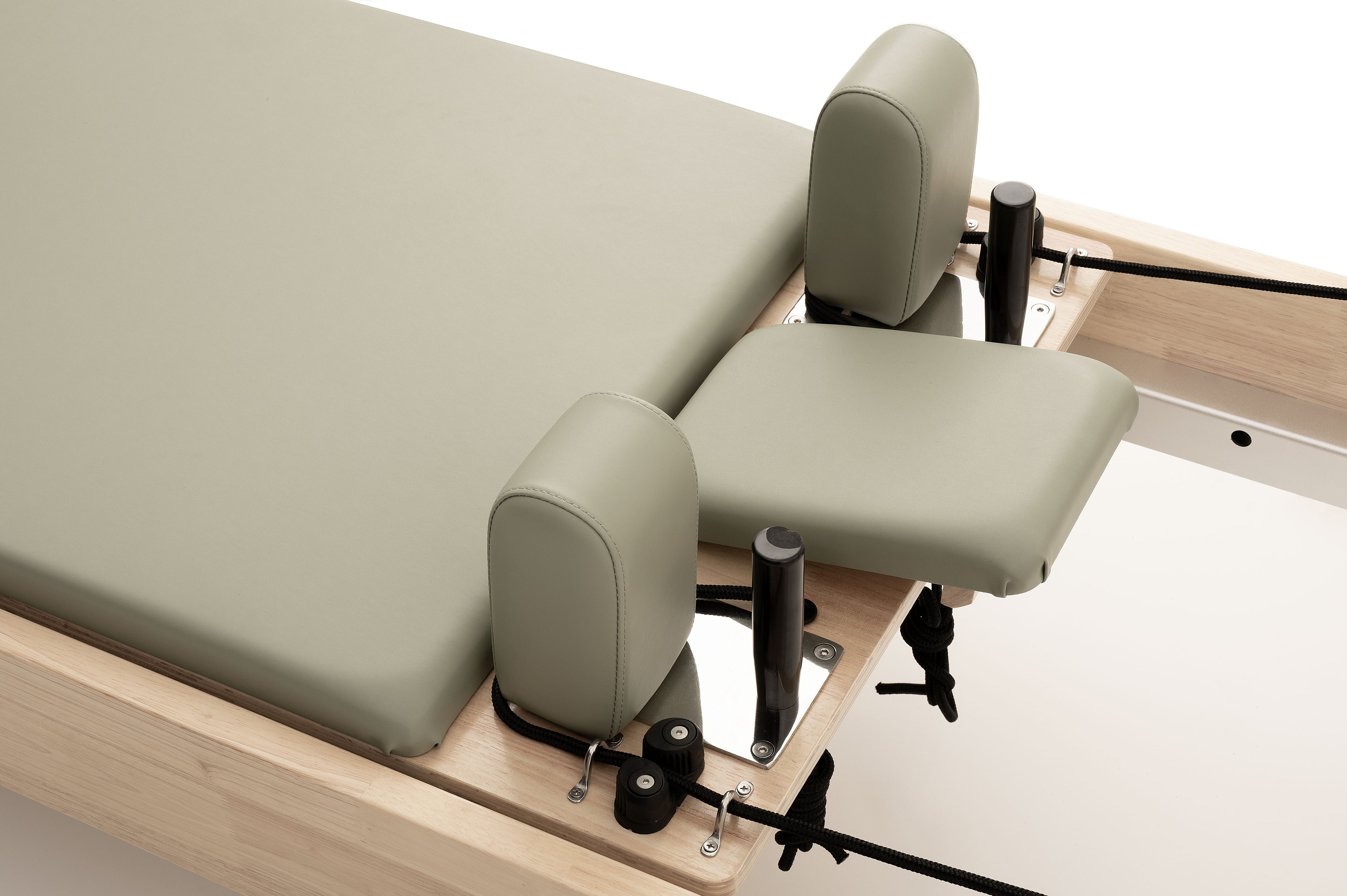 Lettino Reformer classico in legno Mooma